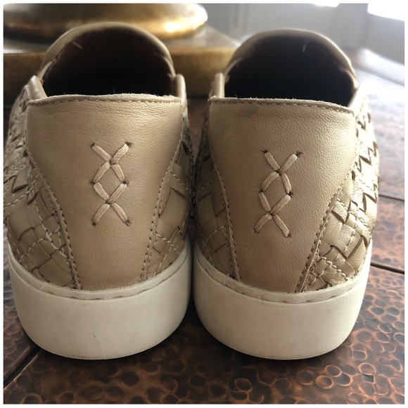 FRYE SLIP ONS SIZE 7.5 - Picture 9 of 13